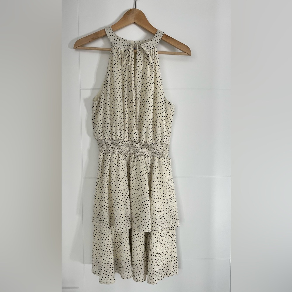 A gorgeous spring dress 👗 - Picture 2 of 9